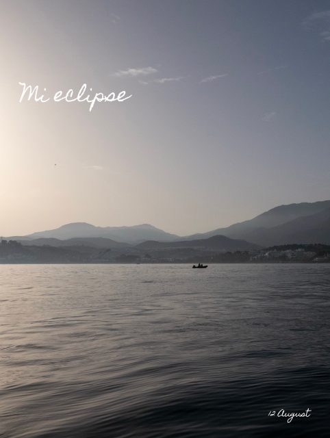 A mi ritmo, a mi tiempo… 

Para el eclipse tuve el regalo de estar en medio del mar. No estaba interesada en ver el sol, sí la luz. Los cambios que tendría, como seria… 

Fue extraño y bello a la vez, el color, la intensidad, las sombras de la costa… 

Estoy deseando de saber como será vivirlo al cien por cien el año que viene ☺️

#eclipsesolar #elmar #laluz #regalosdelavida #agosto